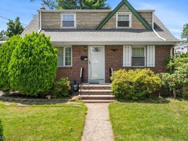 House for sale in Bergenfield, New Jersey