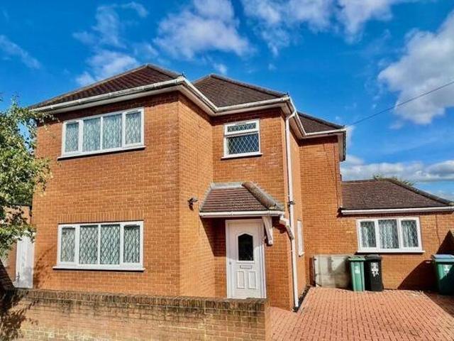 House for sale in Kingswood, North Watford