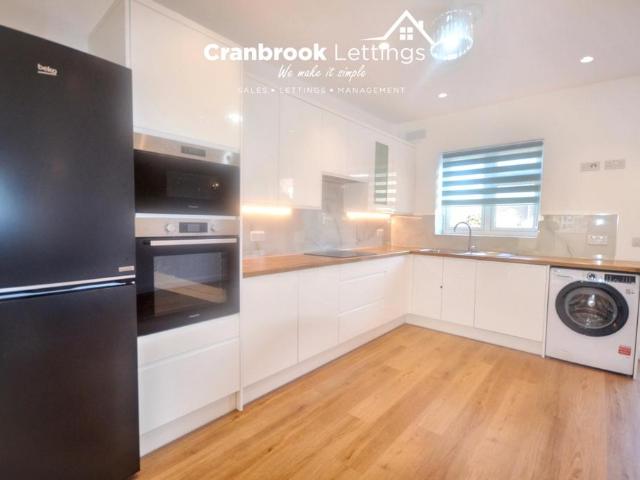 House for rent in Fairlop, Greater London