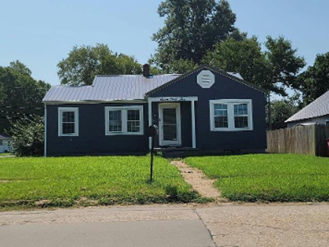 House for sale in Sikeston, Missouri
