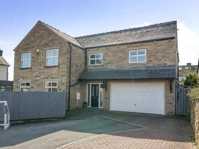 House for sale in Halifax, West Yorkshire