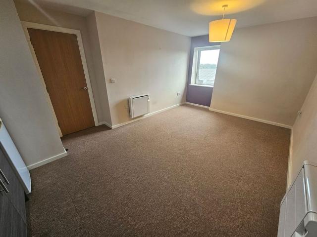 Apartment for rent in Burnedge, Greater Manchester