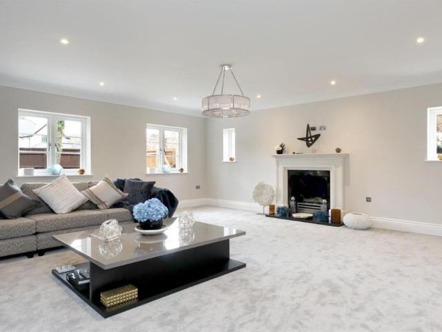 House for rent in Holtspur, Forty Green