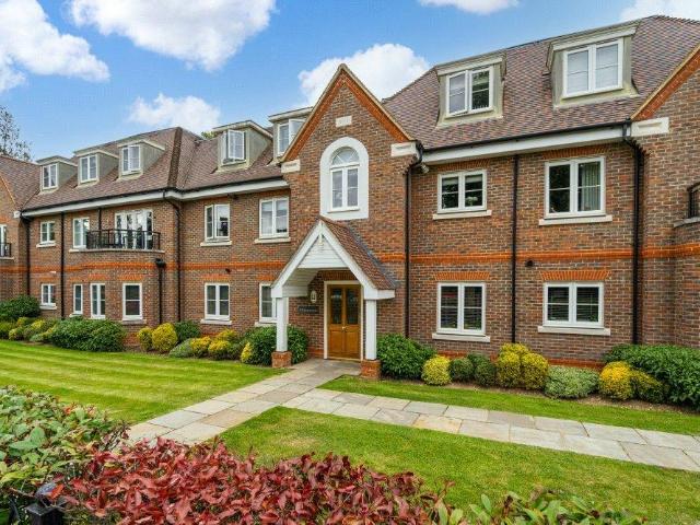 Apartment for rent in Beaconsfield, Forty Green