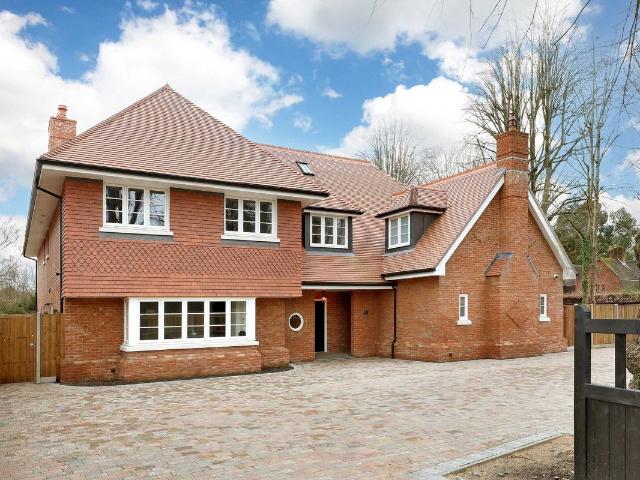 House for rent in Holtspur, Knotty Green