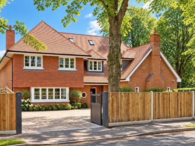 House for rent in Holtspur, Forty Green