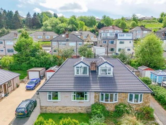 House for sale in Slack Side, West Yorkshire