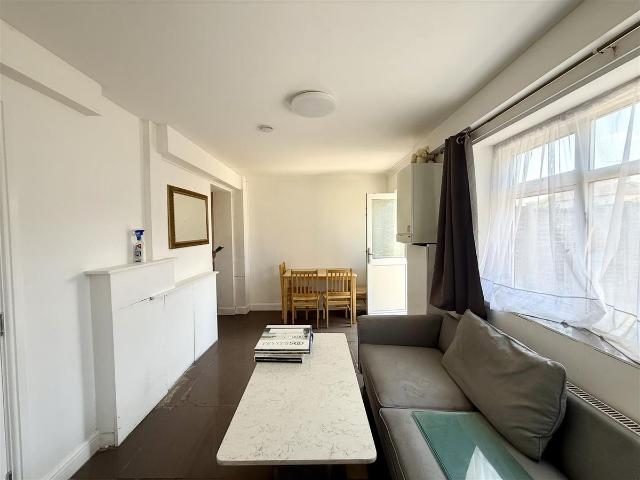 House for rent in London Borough of Ealing, Greater London