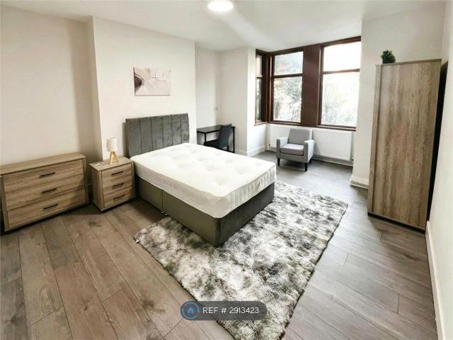 Room for rent in Caldermill, East Midlands