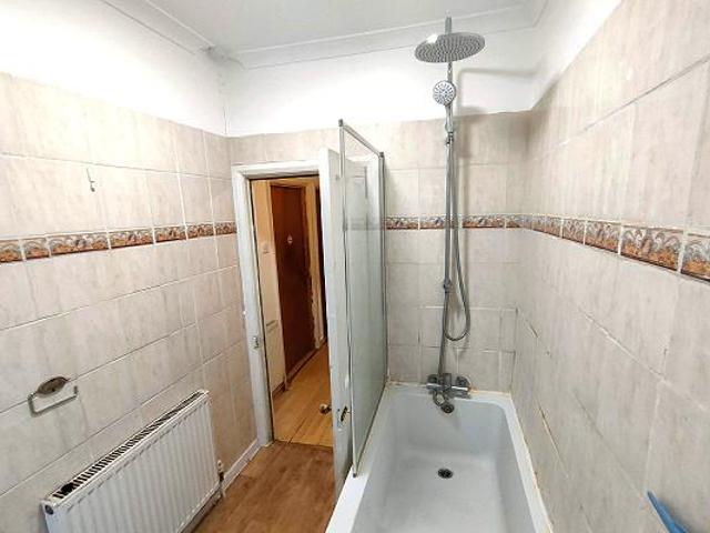 House for rent in Charlton, Greater London