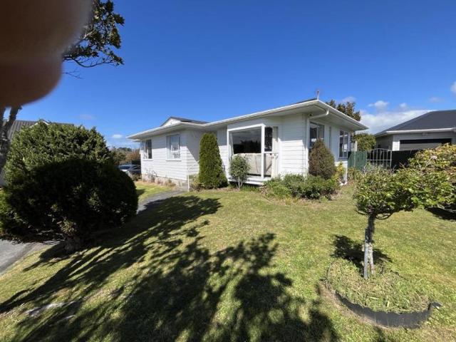 House for rent in Grenada Village, Wellington