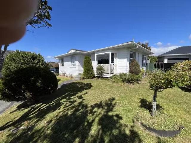 Apartment for rent in Grenada Village, Wellington