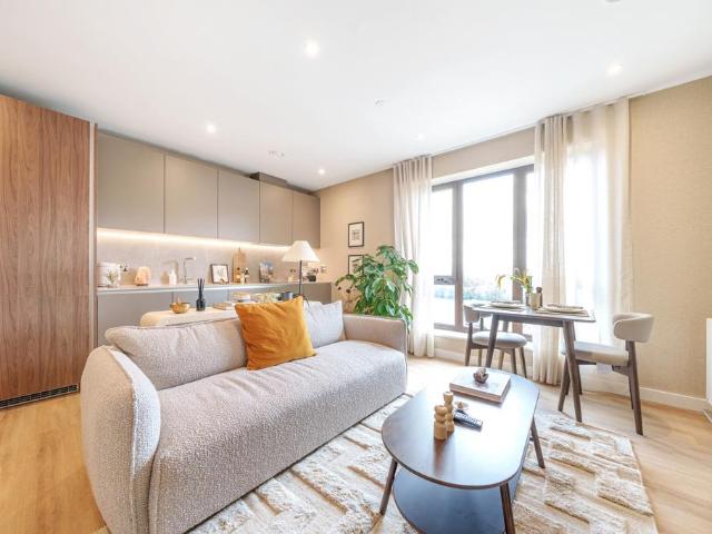House for rent in London Borough of Ealing, Greater London