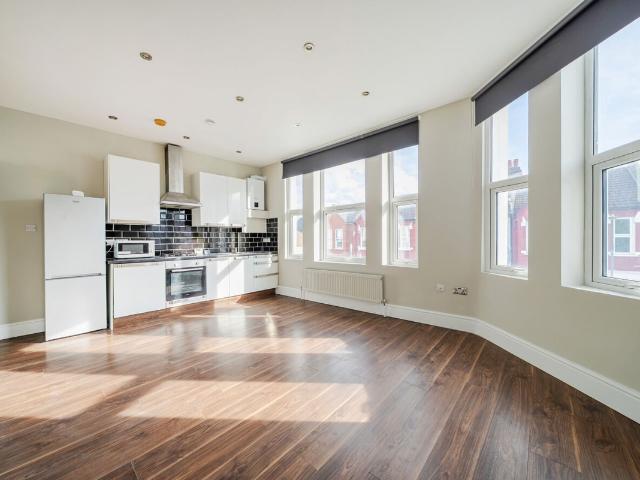 Apartment for rent in London Borough of Merton, Greater London