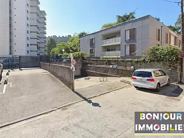Garage location à Grenoble