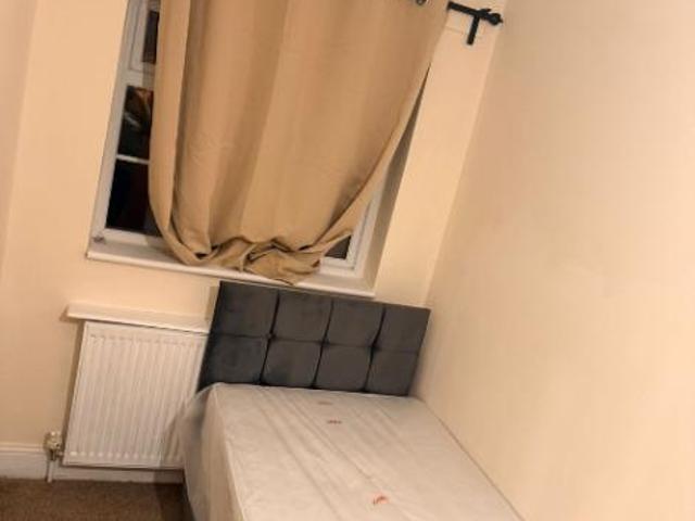 House for rent in London Borough of Croydon, Greater London