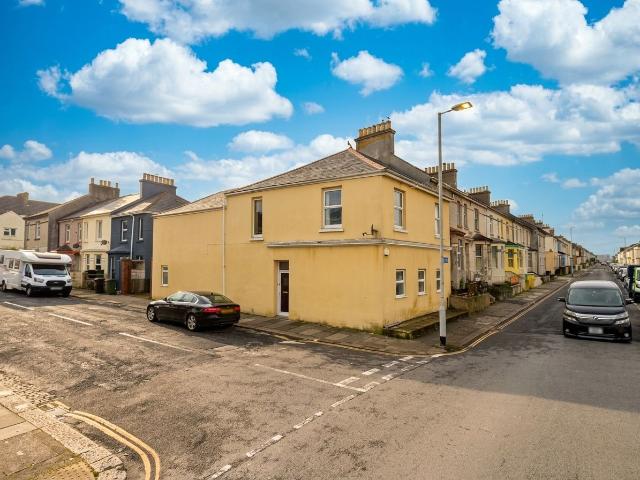 House for rent in Cattedown, Mount Wise