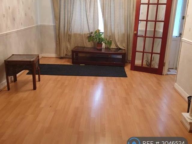 House for rent in London Borough of Redbridge, Greater London