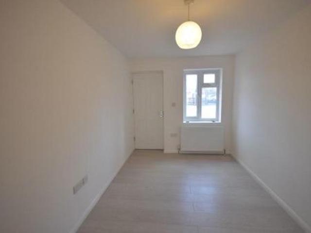 Apartment for rent in Little Heath, Greater London
