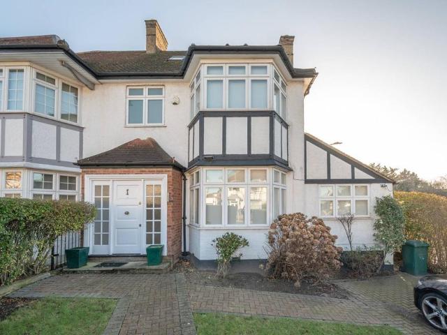 House for rent in London Borough of Barnet, Greater London
