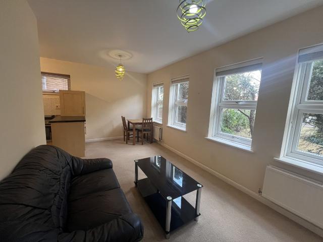Apartment for rent in Lower Halliford, Surrey