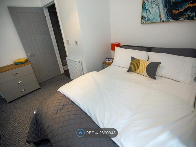 Room for rent in Ball Hill, West Midlands