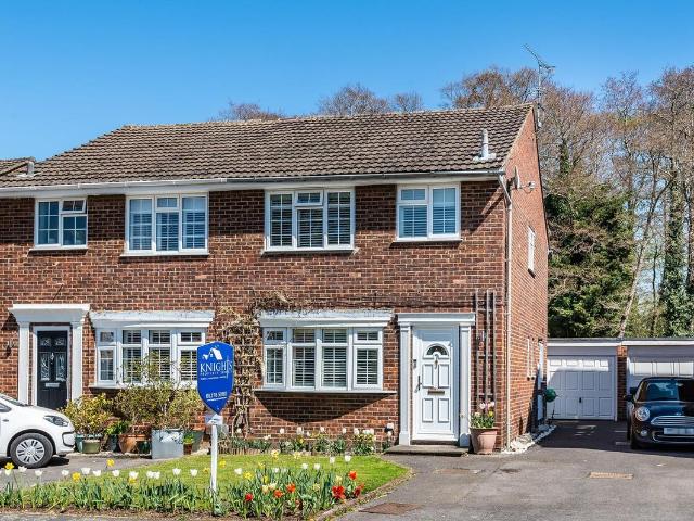 Apartment for rent in Frimley Green, Surrey Heath