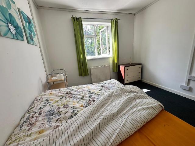Room for rent in Hill Top, West Midlands
