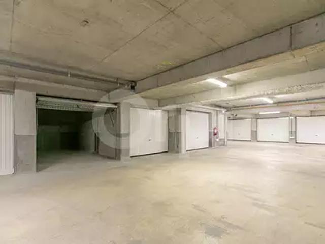 Garage vente à Le Rocher, Gretz-Armainvilliers