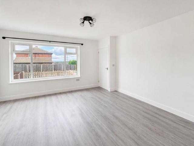 Townhouse for rent in Newton Hill, Wakefield