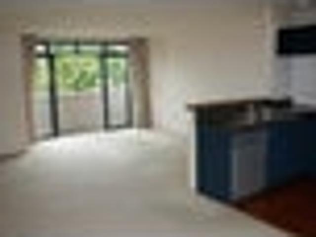 Townhouse for rent in Westmere, Oroua County