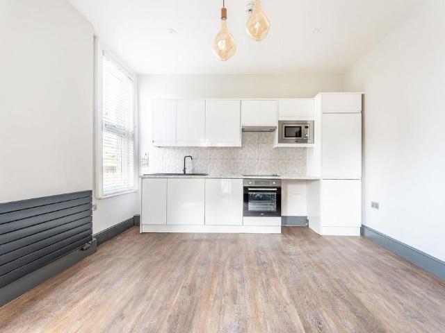 Apartment for rent in Streatham, Greater London