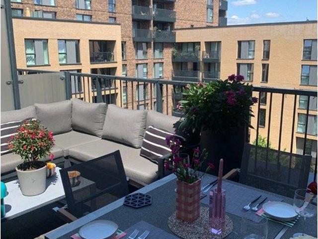 Studio for rent in Summerstown, Greater London