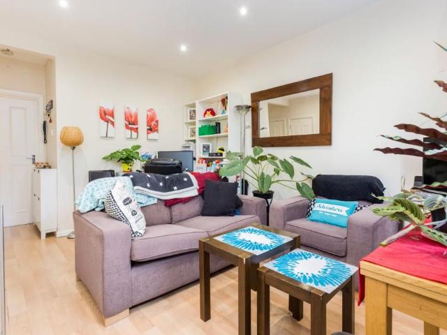 Apartment for rent in West Kensington, Greater London