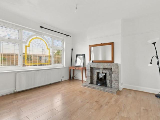 Apartment for rent in London Borough of Ealing, Greater London