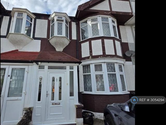 House for rent in London Borough of Redbridge, Greater London