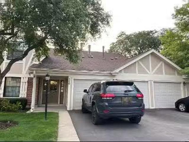House for sale in Mount Prospect