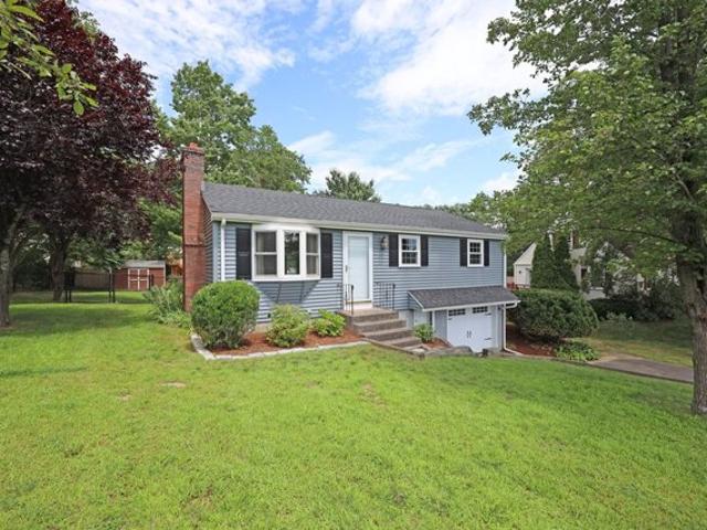 House for sale in Suffield