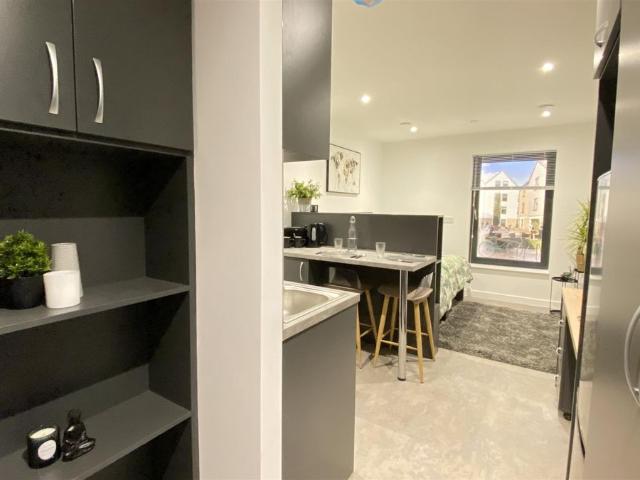 Studio for rent in St. Mildred's, The Bridge