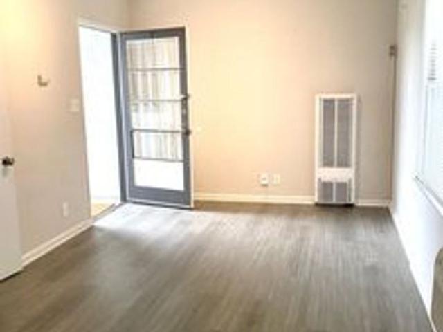 Apartment for rent in Canoga Park, California