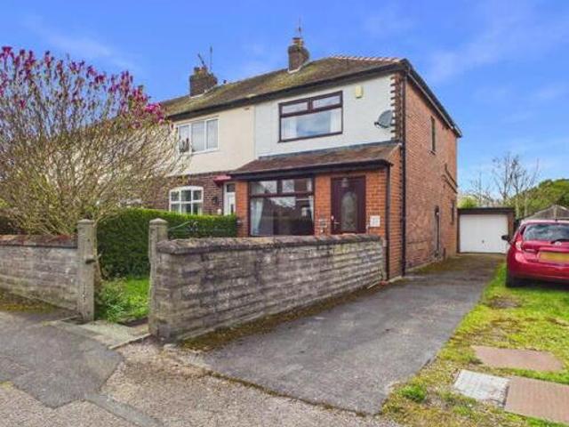 House for sale in Roby Mill, Lancashire