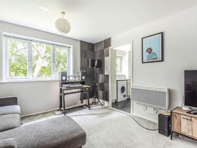 Studio for rent in London Borough of Lewisham, Greater London
