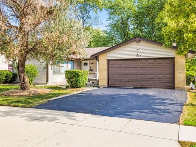 House for sale in Elk Grove Village, Illinois