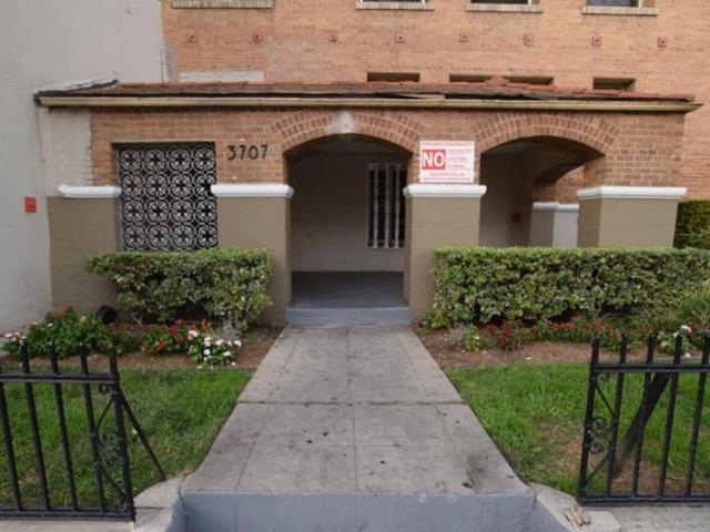Apartment for rent in Canoga Park, California