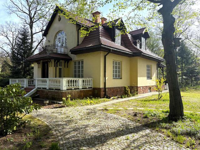Dom na sprzedaż w Milanówek, Mazowieckie