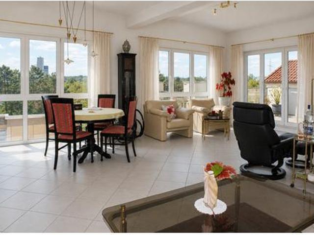 Apartment kaufen in Schwalbach, Hessen