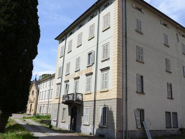 Haus kaufen in Roveredo (GR), Graubünden