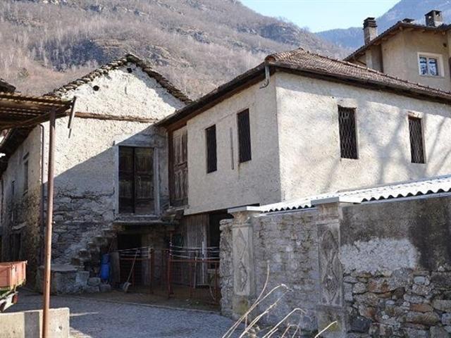 Zweifamilienhaus kaufen in Serravalle, Tessin