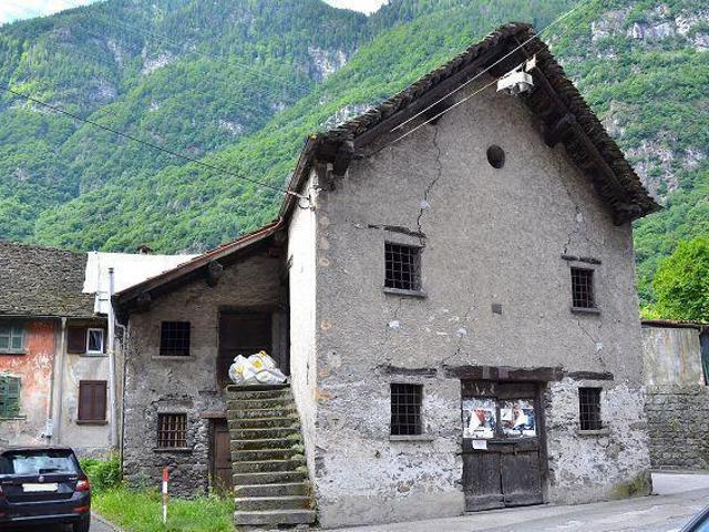 Haus kaufen in Giornico, Tessin