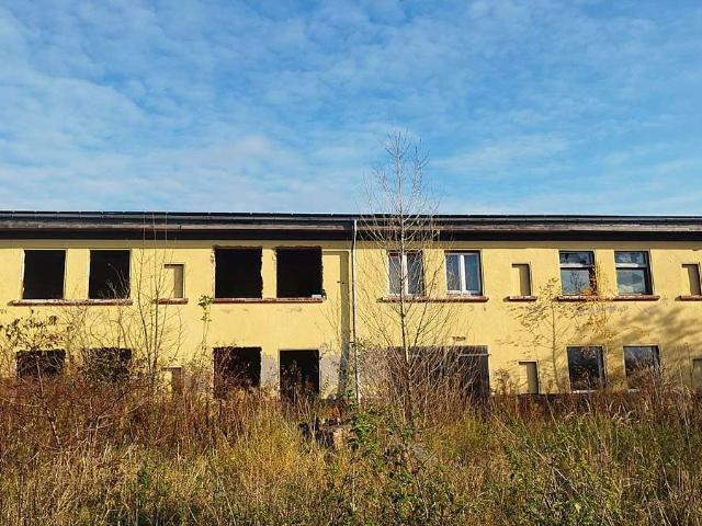 Erdgeschosswohnung kaufen in Naundorf, Teuchern